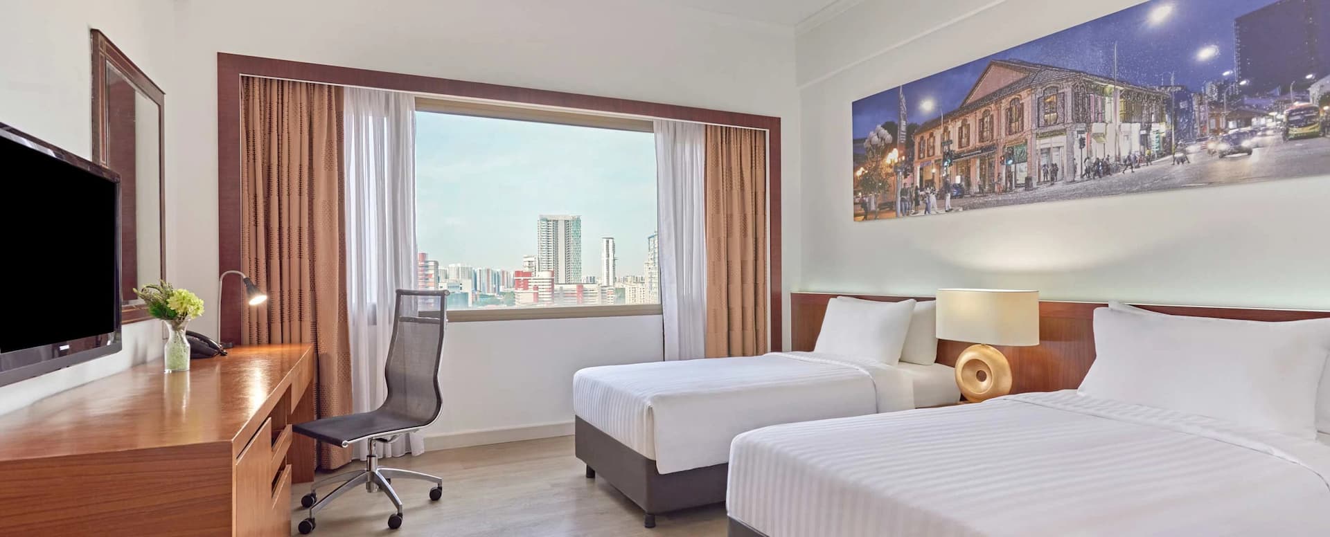 GUEST ROOMS AND FEATURES