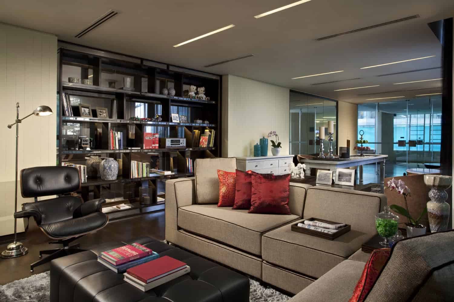 GUESTS ROOMS AND FEATURES