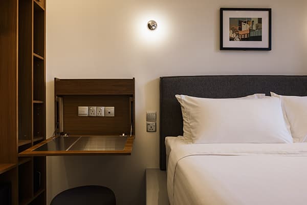 GUESTS ROOMS AND FEATURES