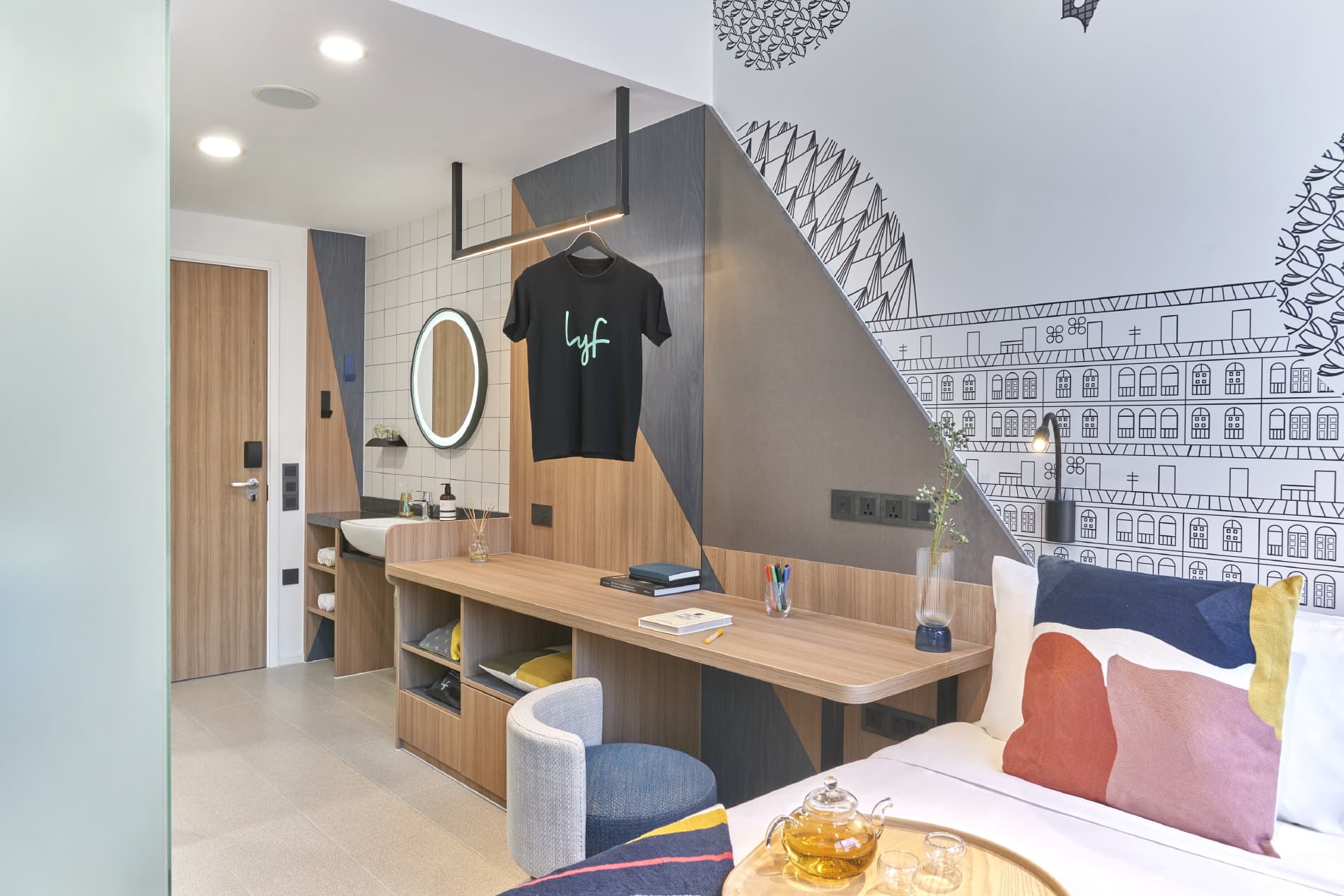 GUESTS ROOMS AND FEATURES